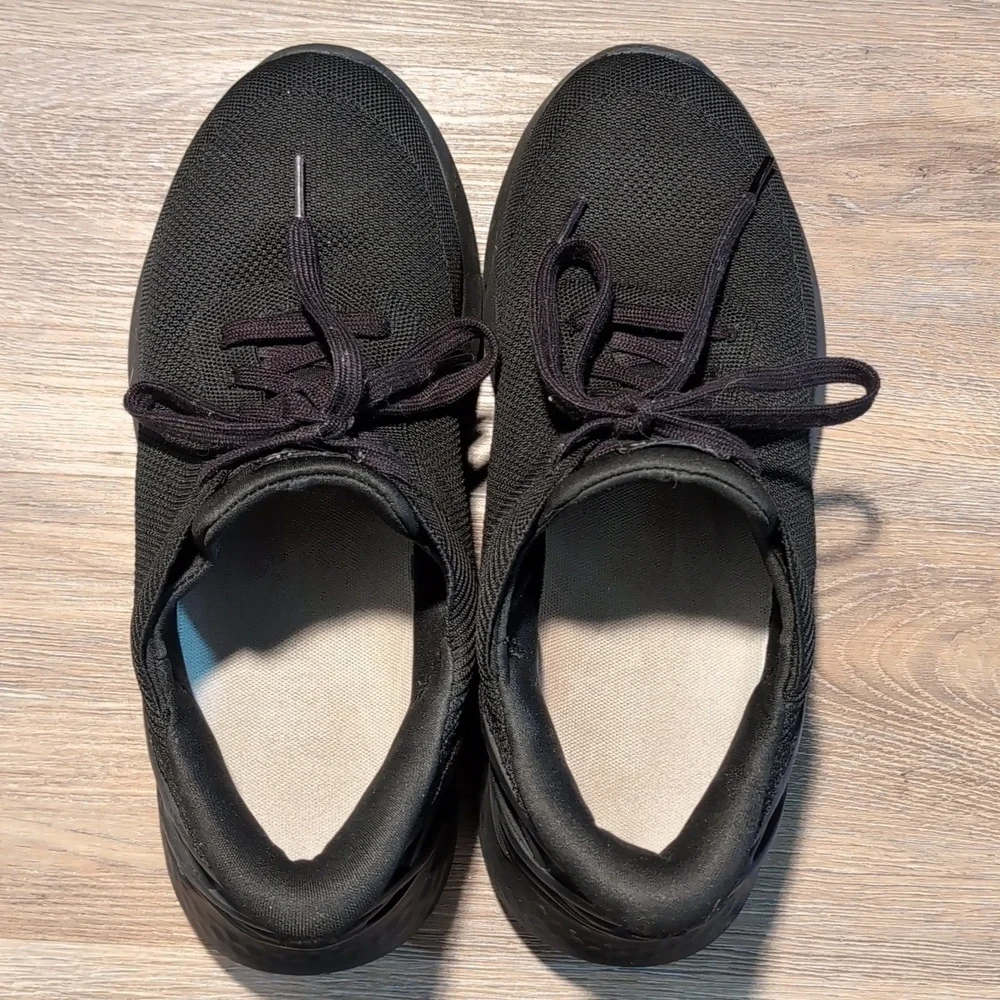 Kizik Athens Black Outsole Women's Athletic Sneaker Shoe Women's Size 10 Wide